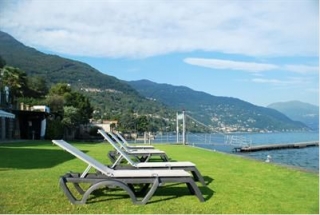  Relax on the Lake 